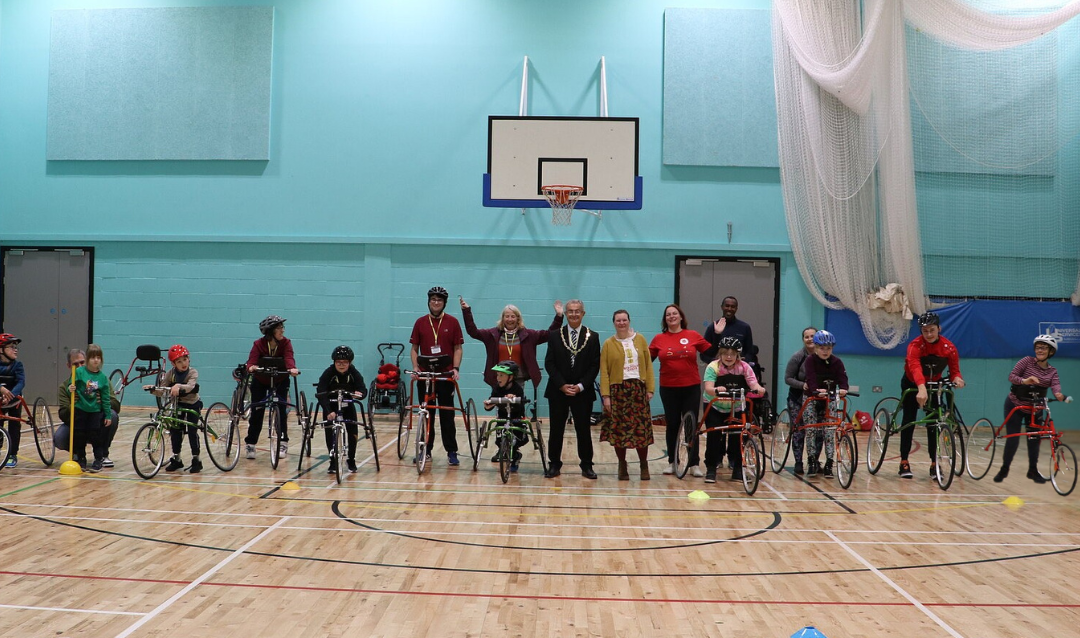 all the frame runners in a row with Gabriela and Derrick the coach and deputy mayor Micheal Michael